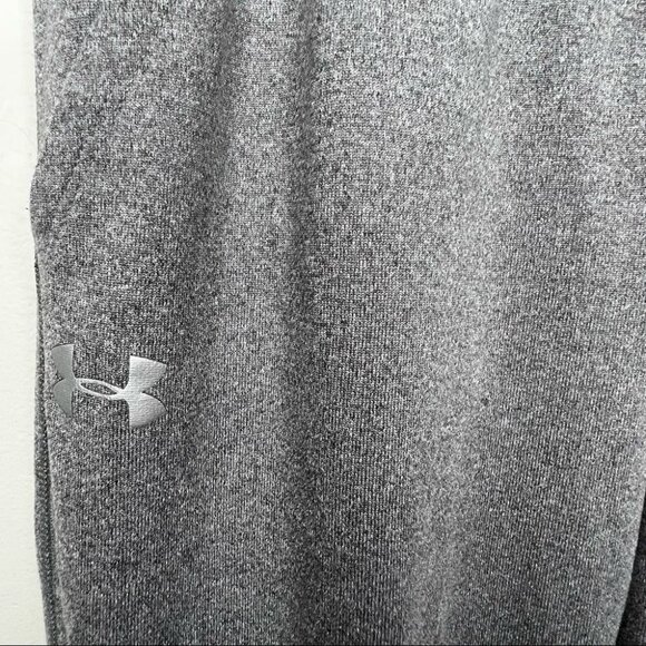 Under Armour Grey Jogger Capri Size Small Activewear Sporty Athleisure Gorpcore - Picture 3 of 7